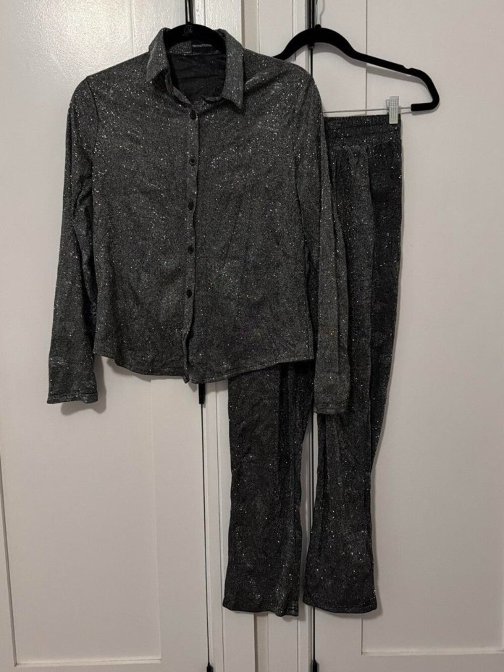 Gray glittery pants and shirt set, pants size 6, top size 4
